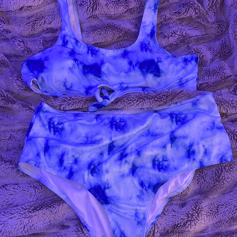 SHEIN plus tie dye knot hem bikini